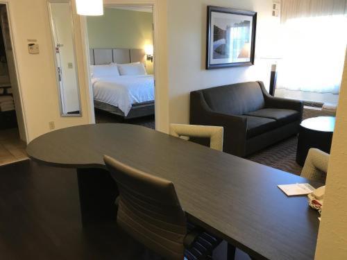 Candlewood Suites Belle Vernon By Ihg Zewnętrze zdjęcie